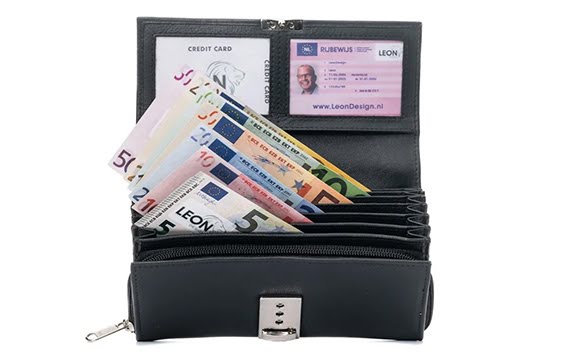 Ruime vakken zwarte portemonnee